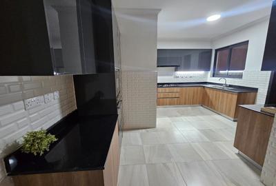 3 Bed Apartment with En Suite in Kileleshwa