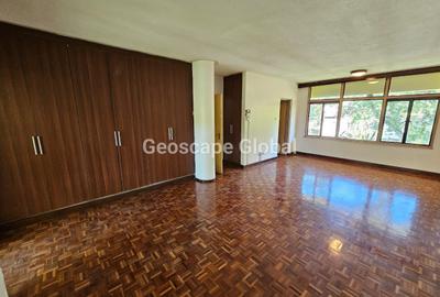 3 Bed Apartment with En Suite in Riverside