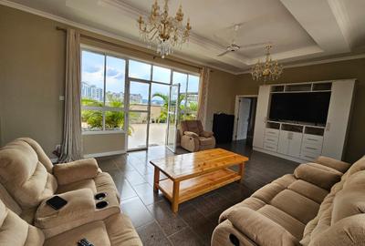 Furnished 1 Bed Apartment with Gym in Riverside - 3