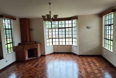 4 Bed House with En Suite in Runda