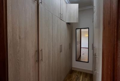 3 Bed Apartment with En Suite in Riverside - 4