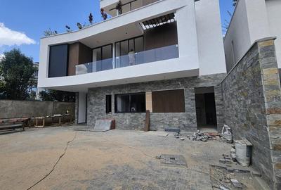 4 Bed Townhouse with En Suite in Kiambu Road - 2