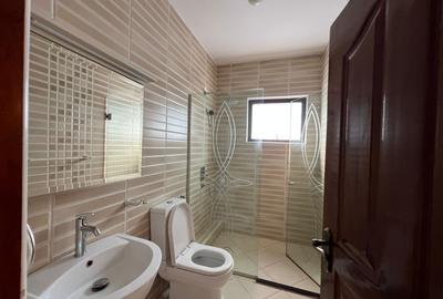 5 Bed Townhouse with En Suite in Westlands Area - 3