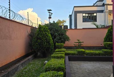 5 Bed House with En Suite at Greenspot Area