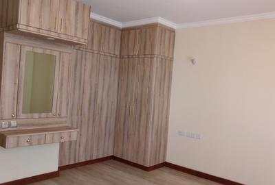 3 Bed Apartment with En Suite at Parklands Nairobi