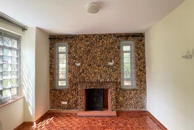 7 Bed Villa with En Suite in Runda - 4