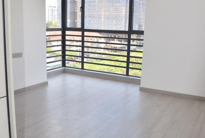 3 Bed Apartment with En Suite at N - 4