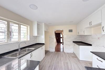 4 Bed Townhouse with En Suite at Westlands - 4