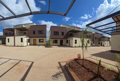 4 Bed House with En Suite in Redhill - 2