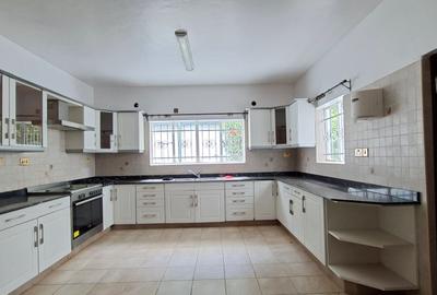 4 Bed House with En Suite in Muthaiga - 4