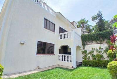 4 Bed Townhouse with En Suite at Lavington Green - 2