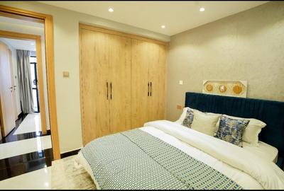 Serviced 2 Bed Apartment with En Suite at 6Th Avenue - 4