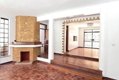 5 Bed Townhouse with En Suite in Lavington - 4