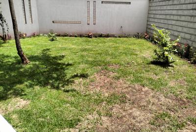 5 Bed Townhouse with En Suite in Lavington - 2