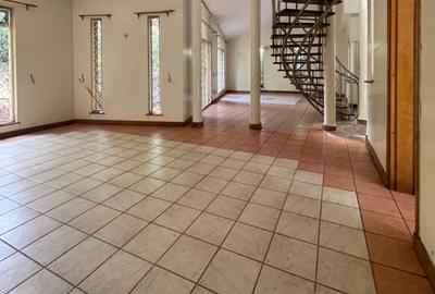4 Bed Townhouse with En Suite in Kilimani - 3