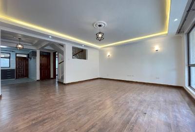 4 Bed Apartment with En Suite in Kitisuru