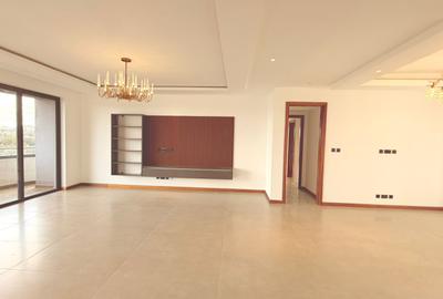 3 Bed Apartment with En Suite in Riverside - 3