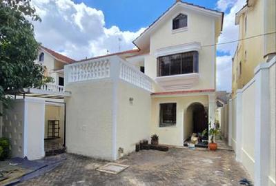 4 Bed Townhouse with En Suite in Lavington