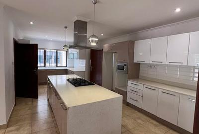 5 Bed Townhouse with En Suite at Njumbi Lane - 2