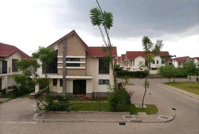 4 Bed Townhouse with En Suite in Kitengela - 2