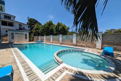 Furnished 3 Bed Apartment with En Suite at 5Th Avenue
