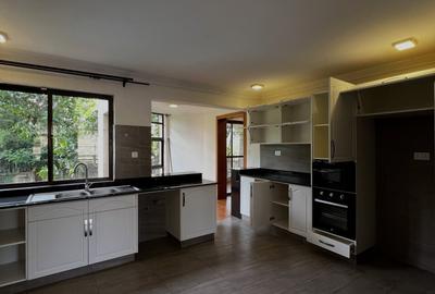 4 Bed Townhouse with En Suite in Lavington - 3