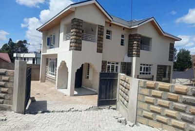 4 Bed House with En Suite at Olkeri - 2