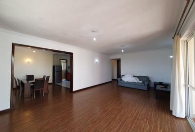 3 Bed Apartment with En Suite at River Gardens Park - 2