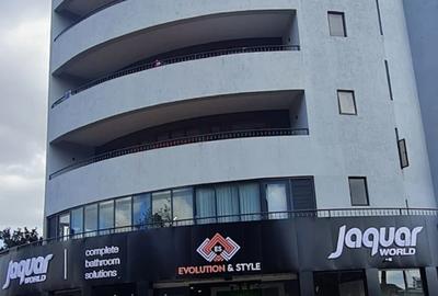 4 Bed Apartment with En Suite in Westlands Area