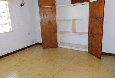 4 Bed House with En Suite in Nyali Area - 3