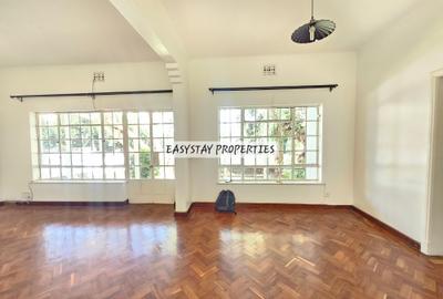 4 Bed House with En Suite in Lavington - 3
