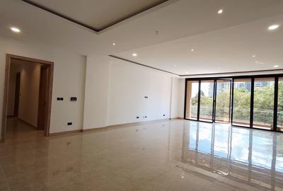 4 Bed Apartment with En Suite in Spring Valley