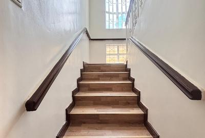 4 Bed House with En Suite at Membley - 3