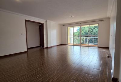3 Bed Apartment with En Suite in Riverside