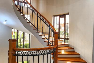 6 Bed House with En Suite at Runda Area - 4