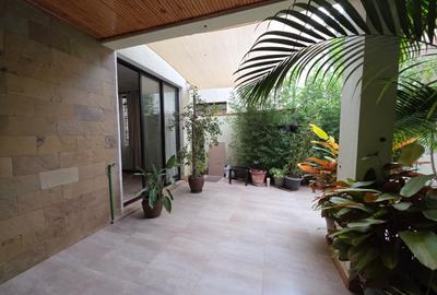 4 Bed Townhouse with En Suite in Spring Valley - 3