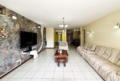 4 Bed Apartment with En Suite in Parklands - 2