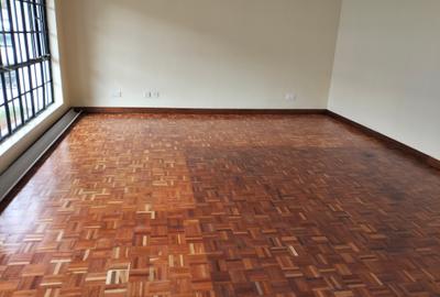 5 Bed Townhouse with En Suite in Westlands Area - 4