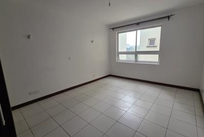 2 Bed Apartment with En Suite in Brookside - 3