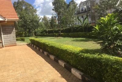 5 Bed House with En Suite in Garden Estate - 3