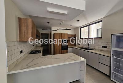 Furnished 4 Bed Apartment with En Suite in Spring Valley - 2
