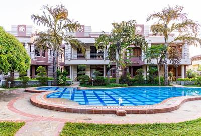 5 Bed Townhouse with En Suite at Serena