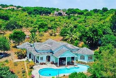 5 Bed Villa with En Suite in Vipingo