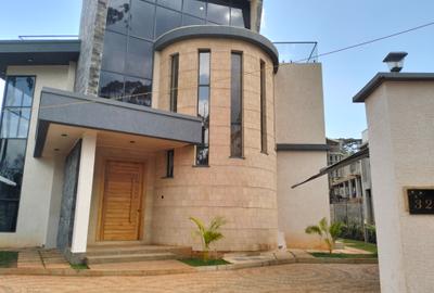 4 Bed Townhouse with En Suite in Loresho