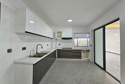 4 Bed Apartment with En Suite at Valley Arcade - 3