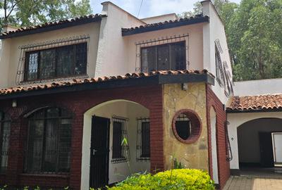 4 Bed Townhouse with En Suite at Off Gitanga Road - 2