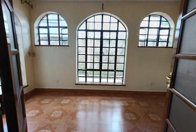 4 Bed House with En Suite in Ridgeways - 4