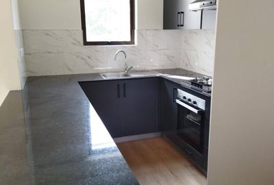 1 Bed Apartment with Swimming Pool in Garden Estate - 4