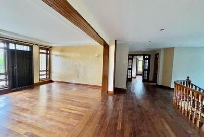 4 Bed House with En Suite in Runda