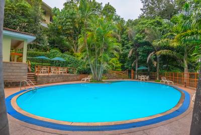 Serviced 4 Bed Apartment with En Suite in Riverside - 3